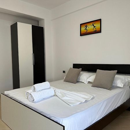 Rama Apartments Sarande Bagian luar foto