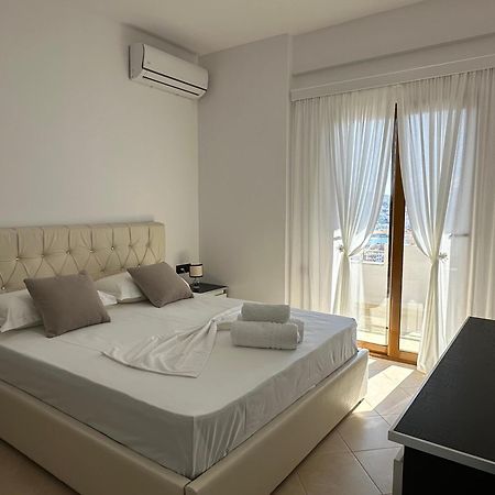 Rama Apartments Sarande Bagian luar foto