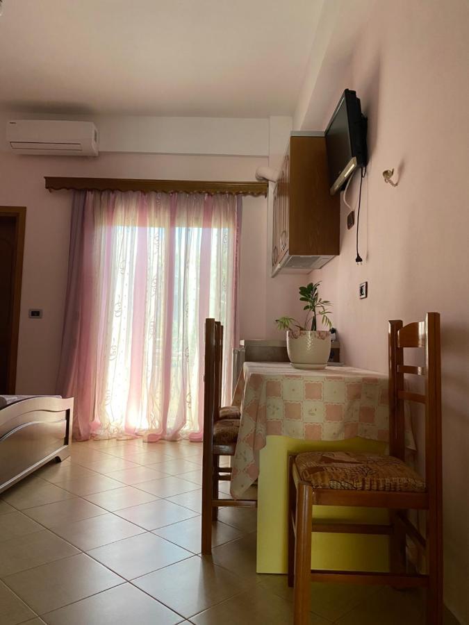 Rama Apartments Sarande Bagian luar foto
