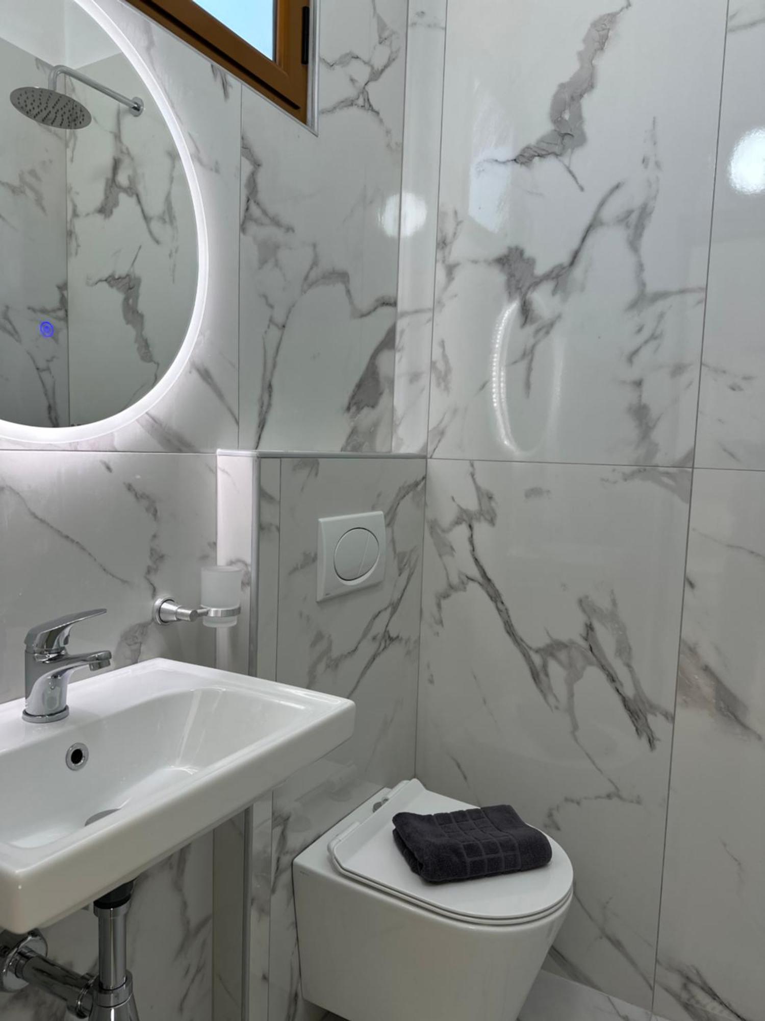Rama Apartments Sarande Bagian luar foto