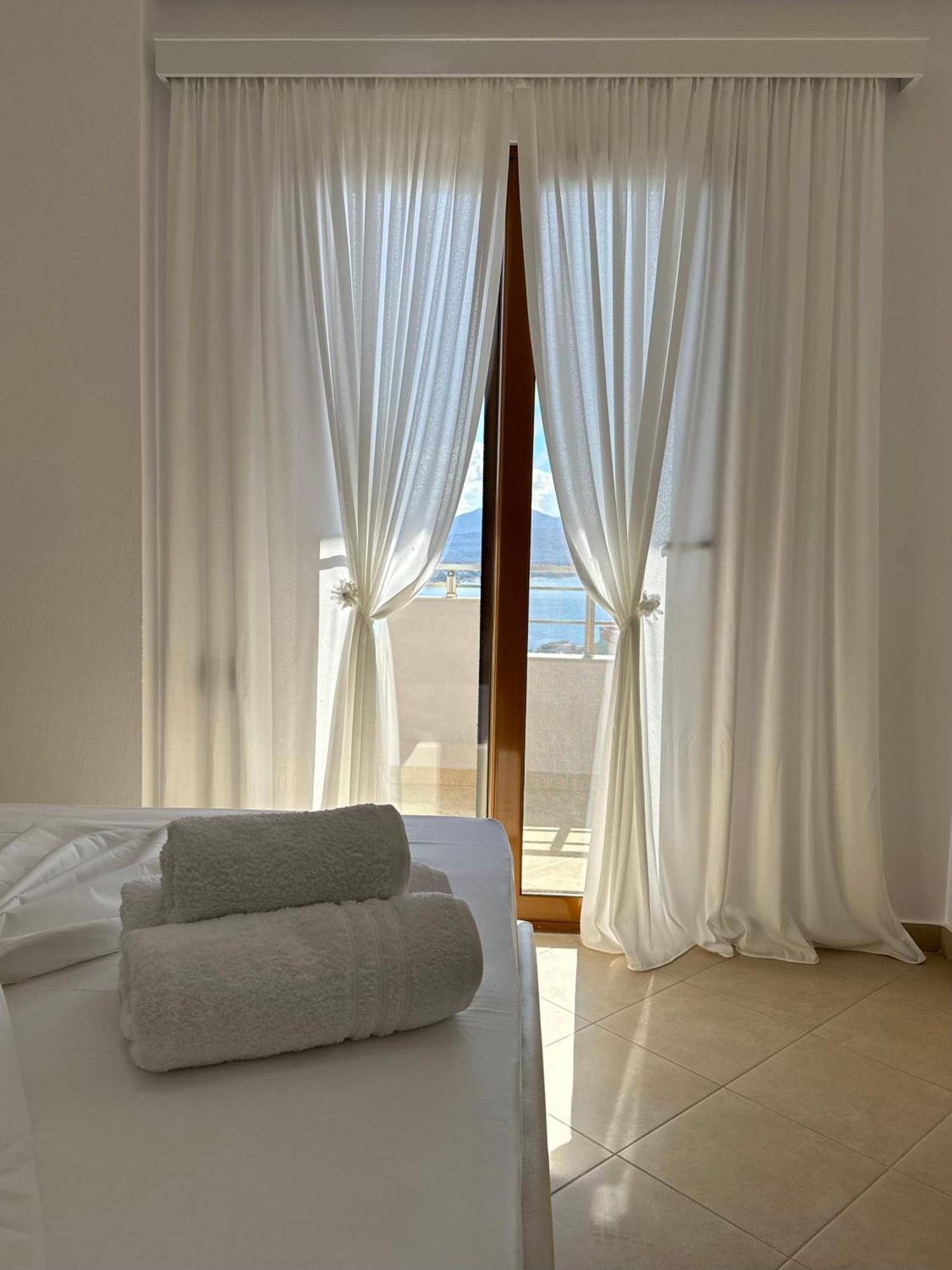 Rama Apartments Sarande Bagian luar foto