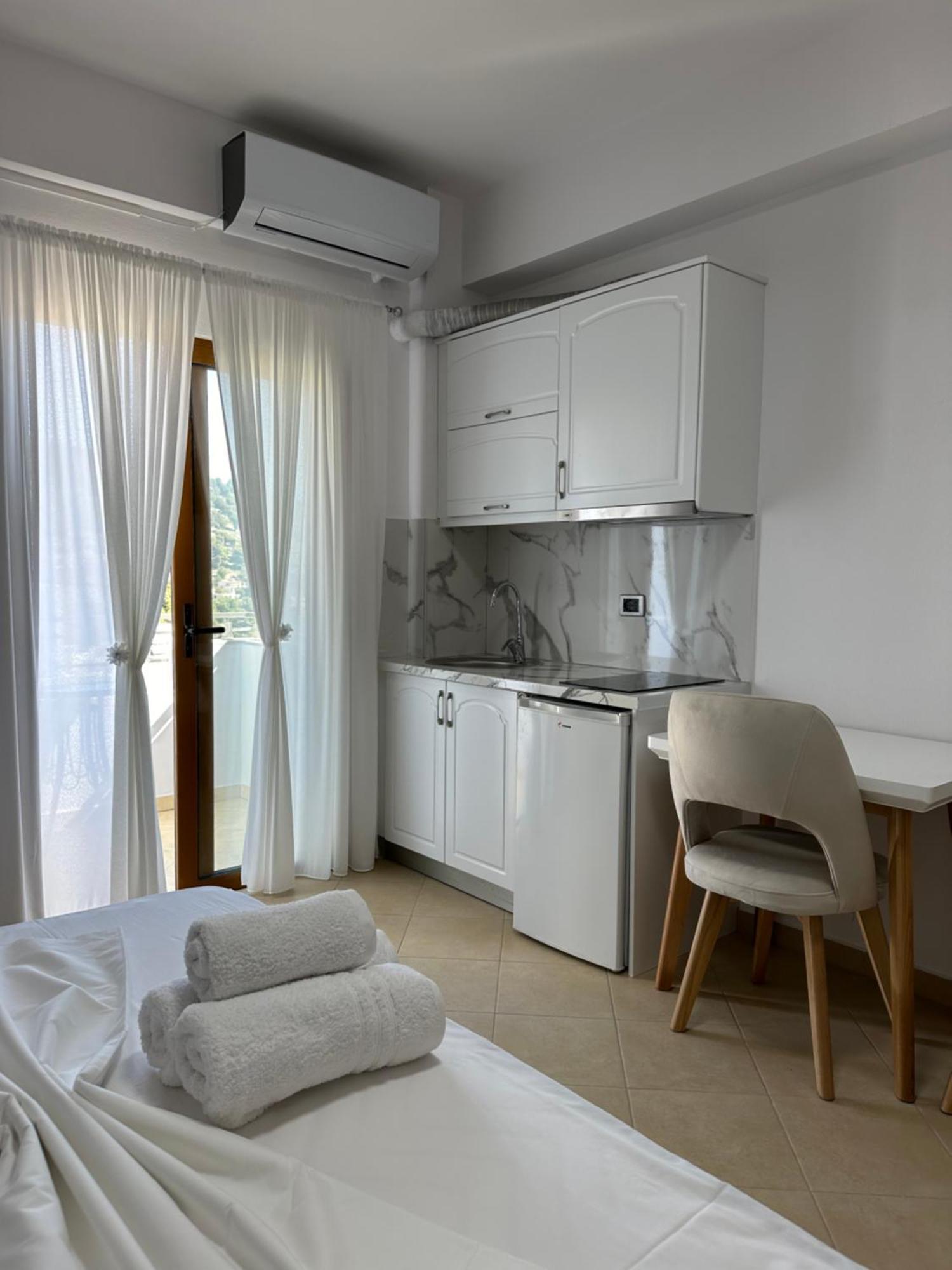 Rama Apartments Sarande Bagian luar foto