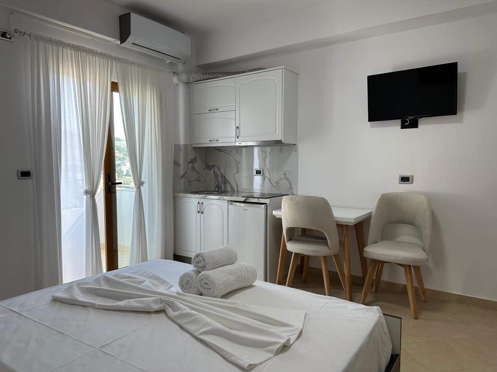 Rama Apartments Sarande Bagian luar foto