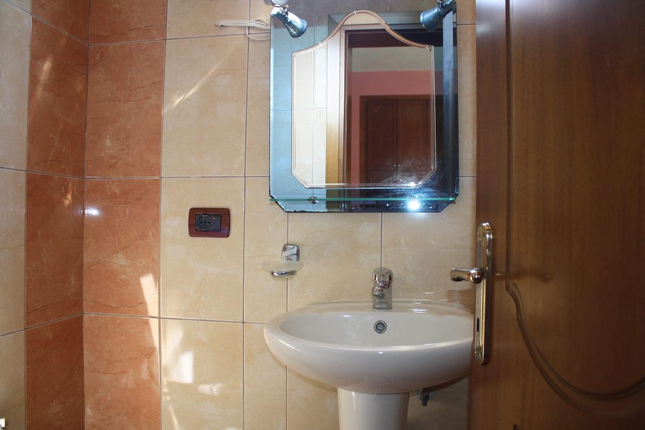 Rama Apartments Sarande Bagian luar foto