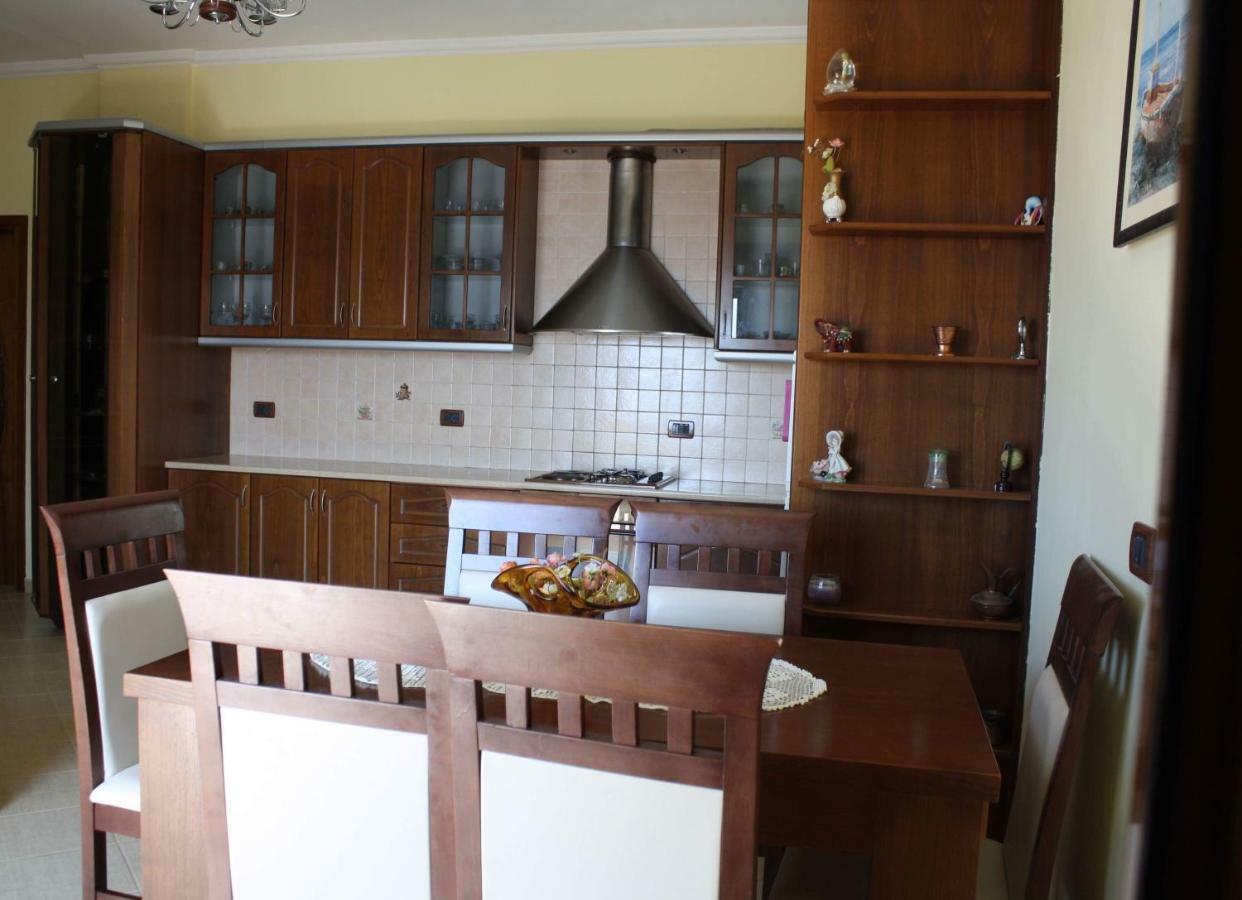 Rama Apartments Sarande Bagian luar foto