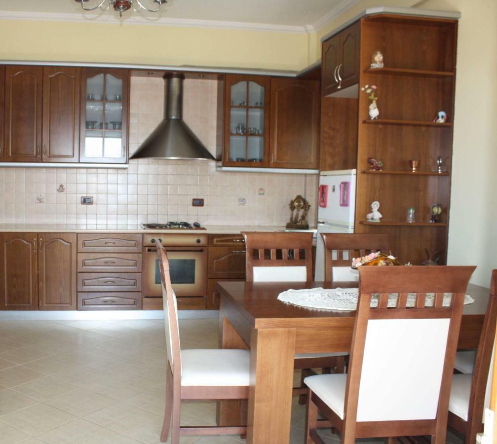 Rama Apartments Sarande Bagian luar foto