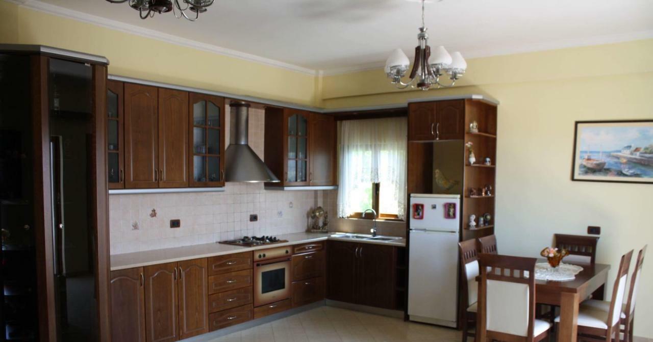 Rama Apartments Sarande Bagian luar foto