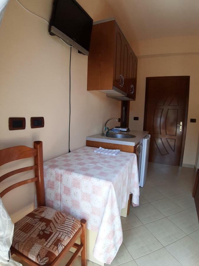 Rama Apartments Sarande Bagian luar foto