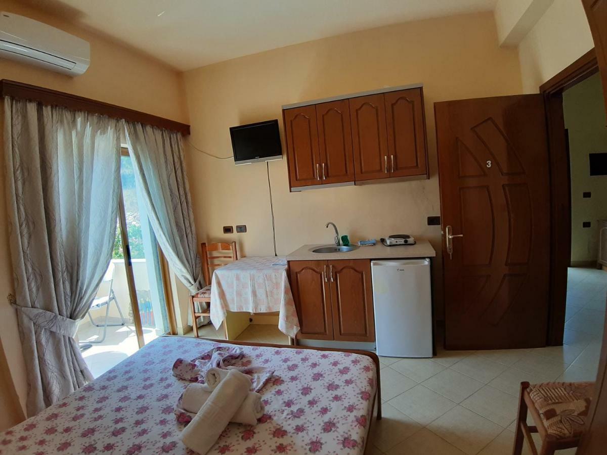 Rama Apartments Sarande Bagian luar foto