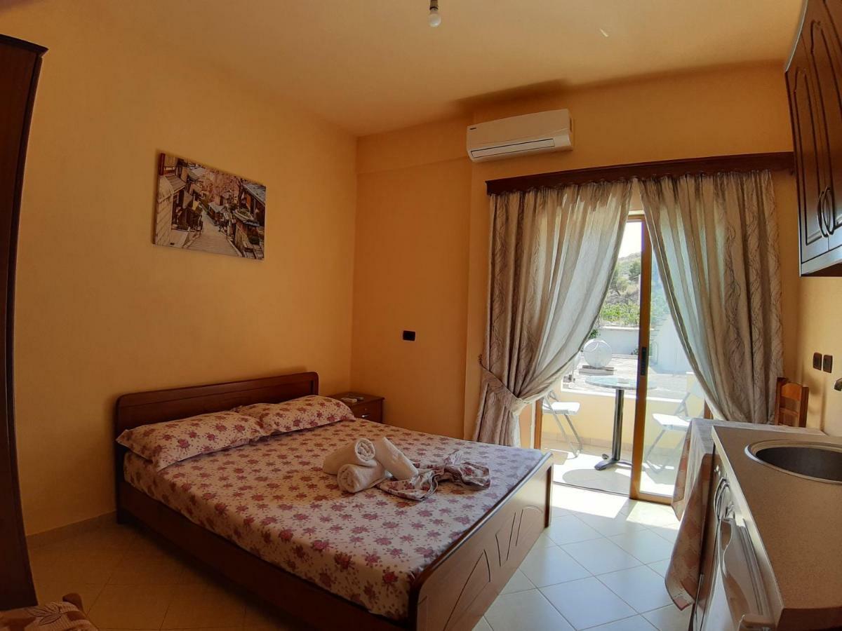 Rama Apartments Sarande Bagian luar foto
