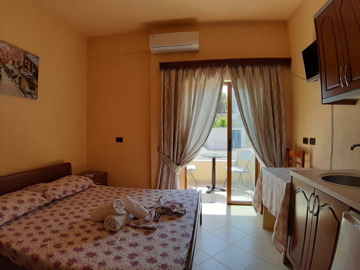 Rama Apartments Sarande Bagian luar foto