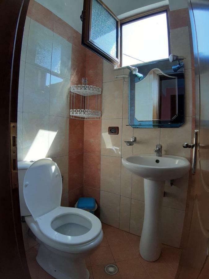 Rama Apartments Sarande Bagian luar foto
